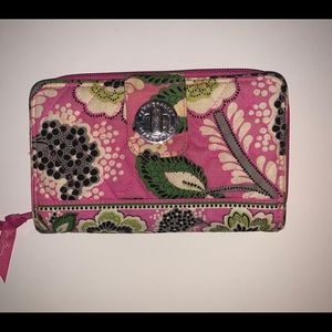 vera bradley wallet super cute!